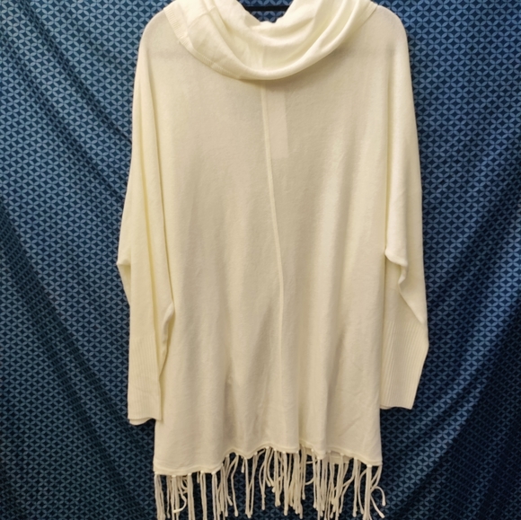 BIRCH NY - Womens solid creme sweater with scoop neck and fringe. NWT. Size - 1X - Picture 7 of 7